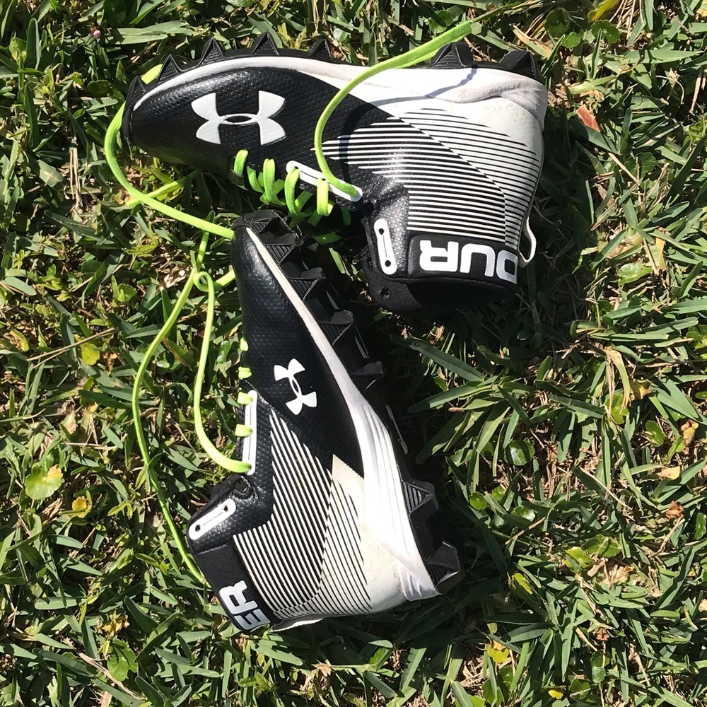 Under Armour boys football cleats